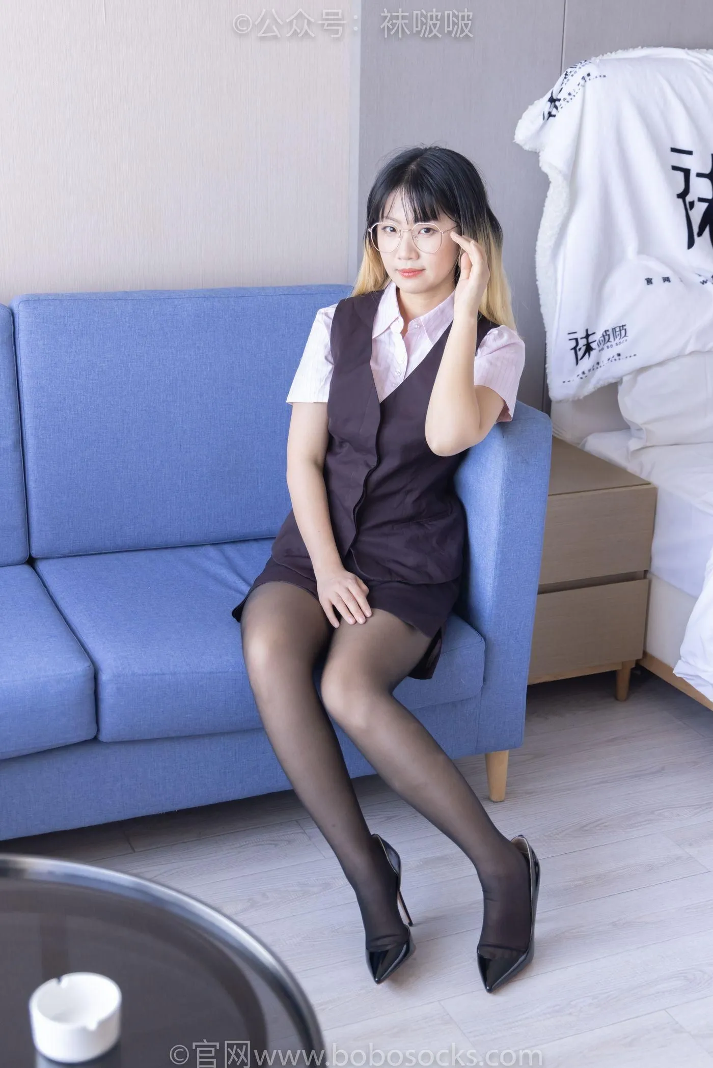 [BoBoSocks袜啵啵]NO.065 砂糖-招行制服、高跟鞋、黑丝 [140P]插图2